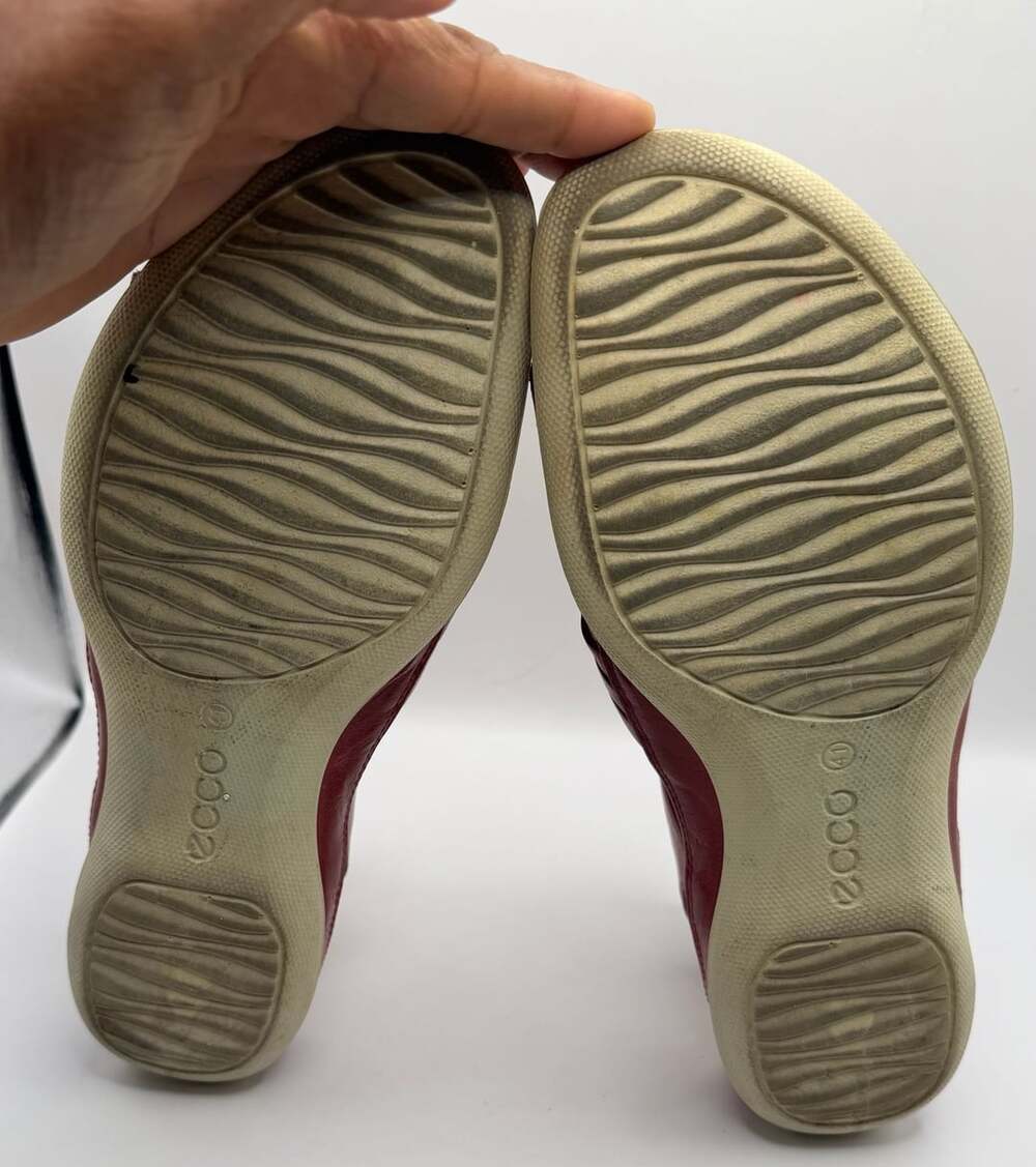 ECCO Red Leather Sandals Size 41 Gladiator Strappy Flat - Picture 5 of 8